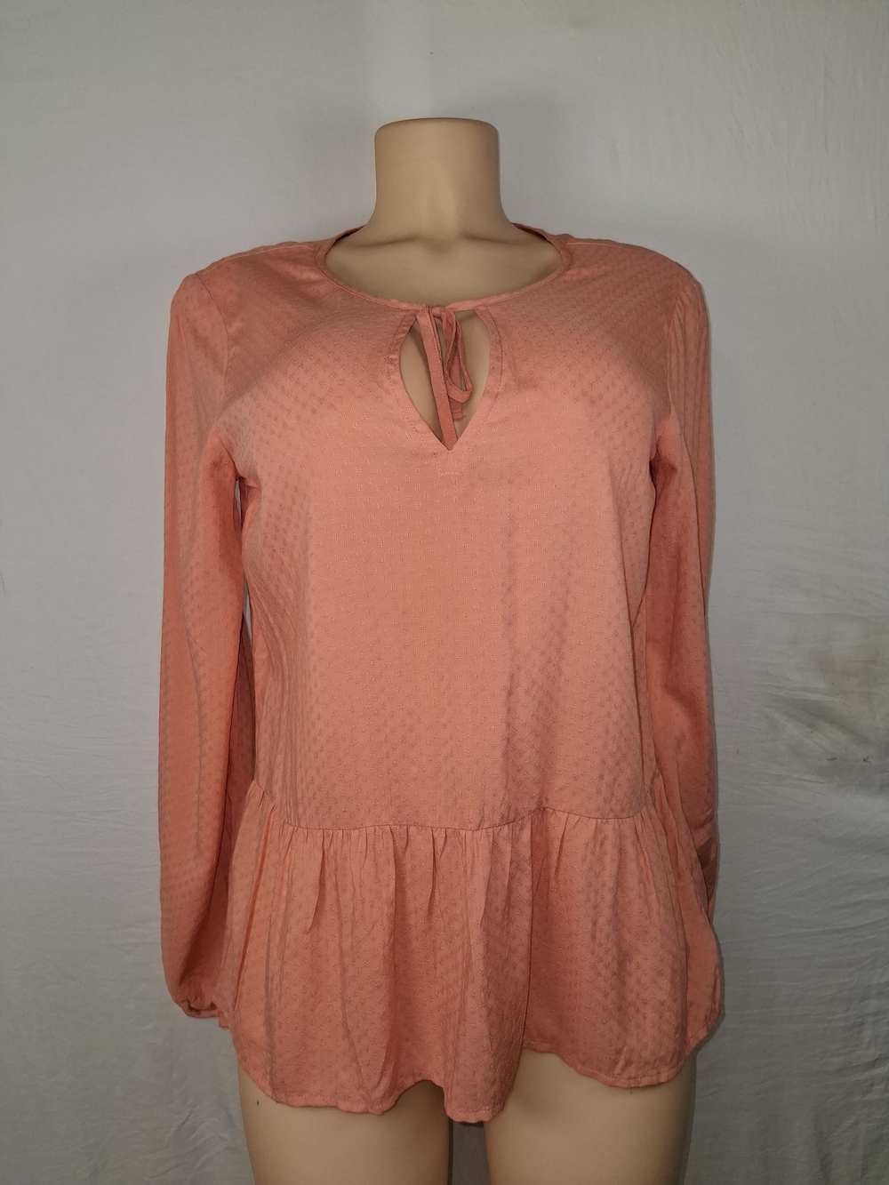 Sanctuary Peach Tie-Neck Peplum Top Sixe S - Picture 3 of 16